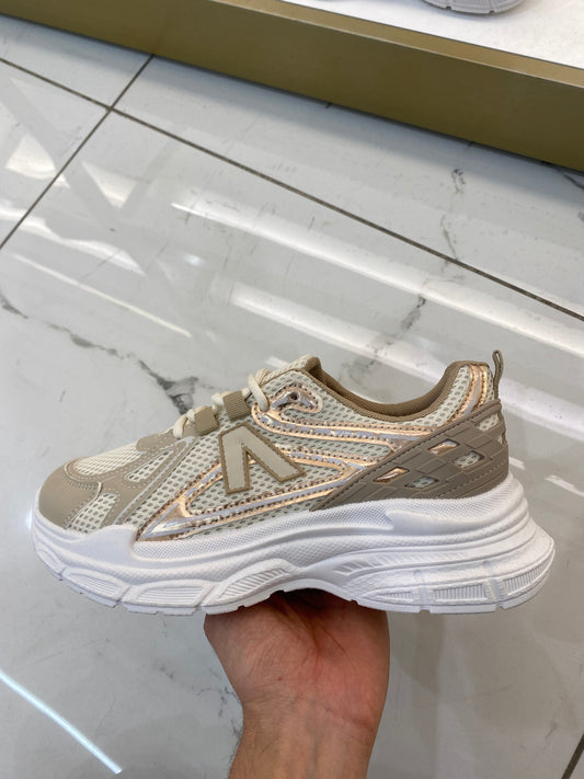 SNEAKERS SAND
